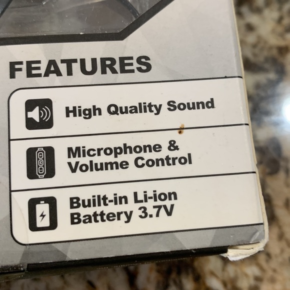 Bluetooth revolve wireless earbud - Picture 5 of 5